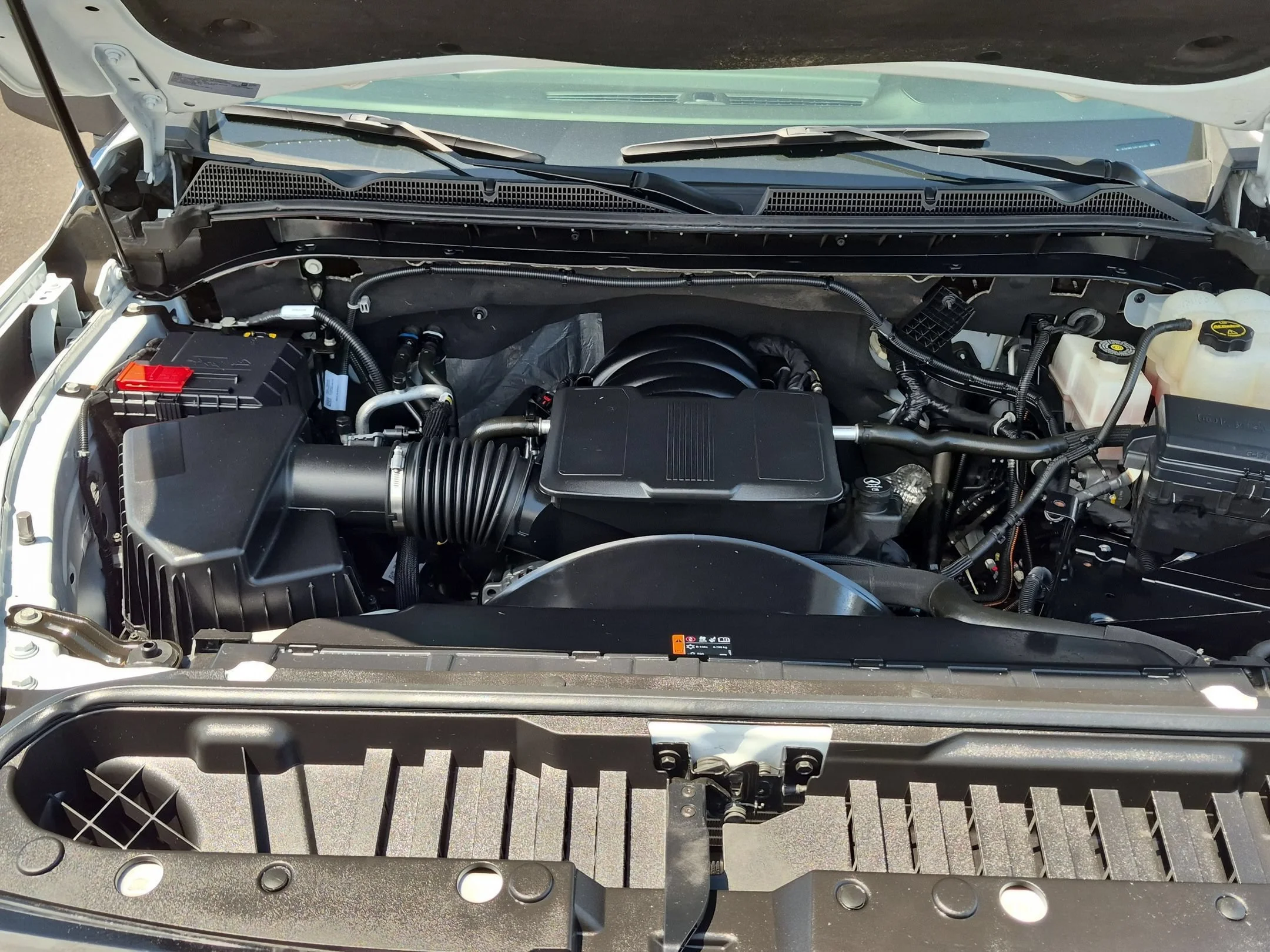 Used 2024 Summit White GMC Denali image 30