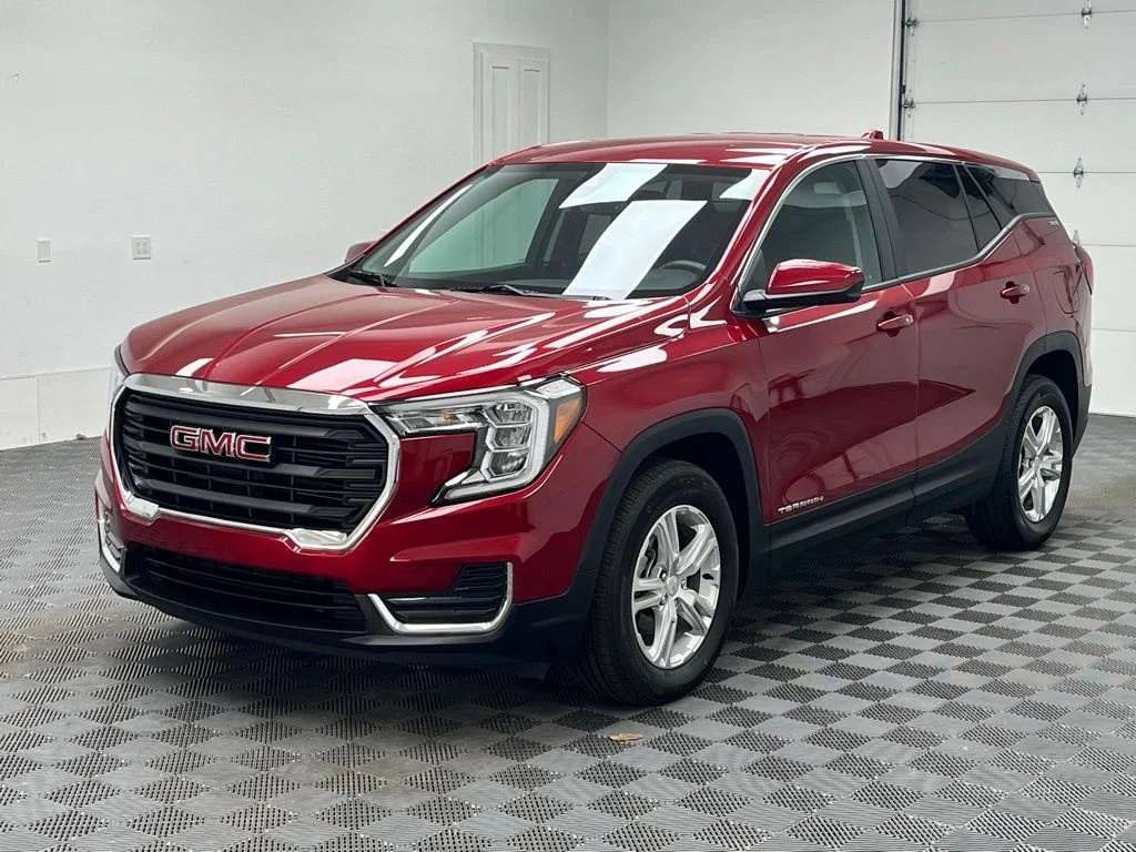 Used 2023 Red GMC SLE image 2