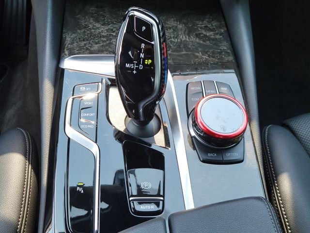 Used 2022 White BMW 540i xDrive image 26