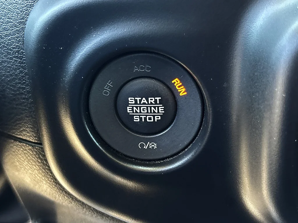 Used 2022 Granite Crystal Metallic Clear Coat Jeep Sport S image 19