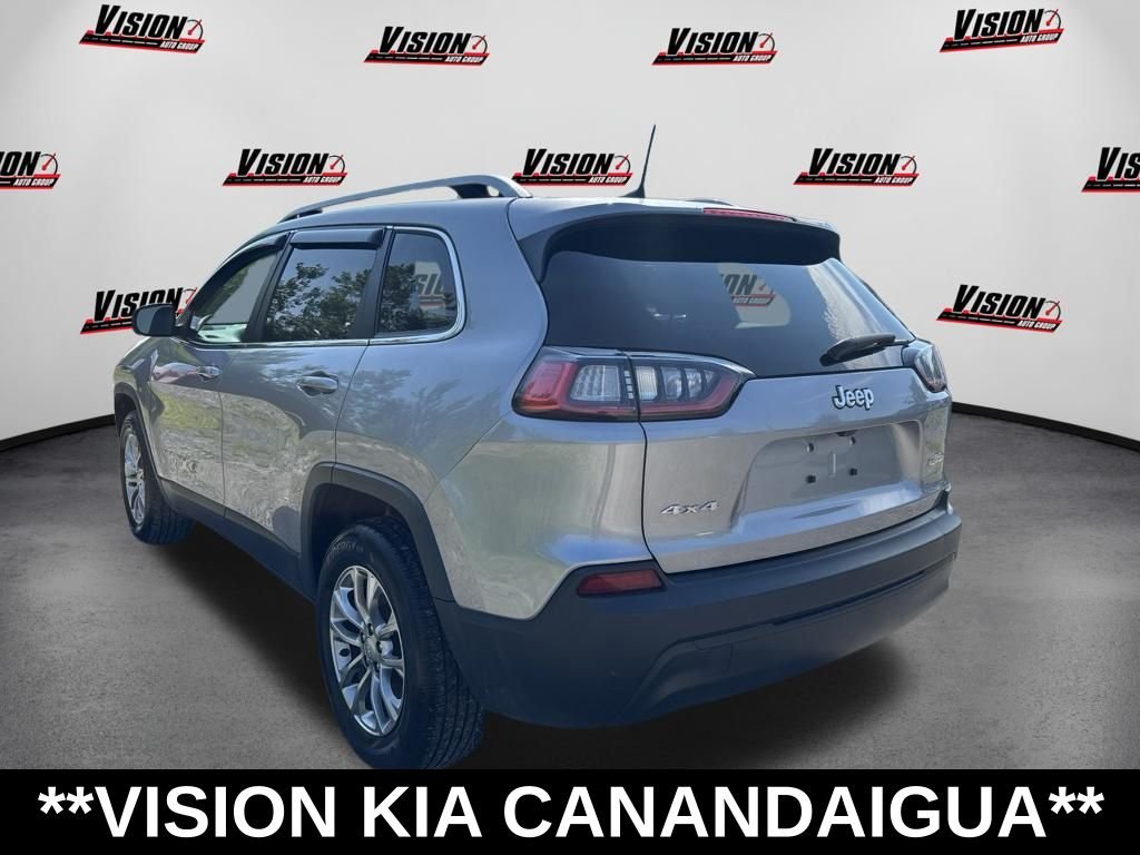 Used 2019 Silver Jeep Latitude Plus image 3