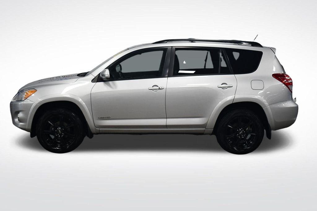 Used 2010 Classic Silver Metallic Toyota Limited image 4