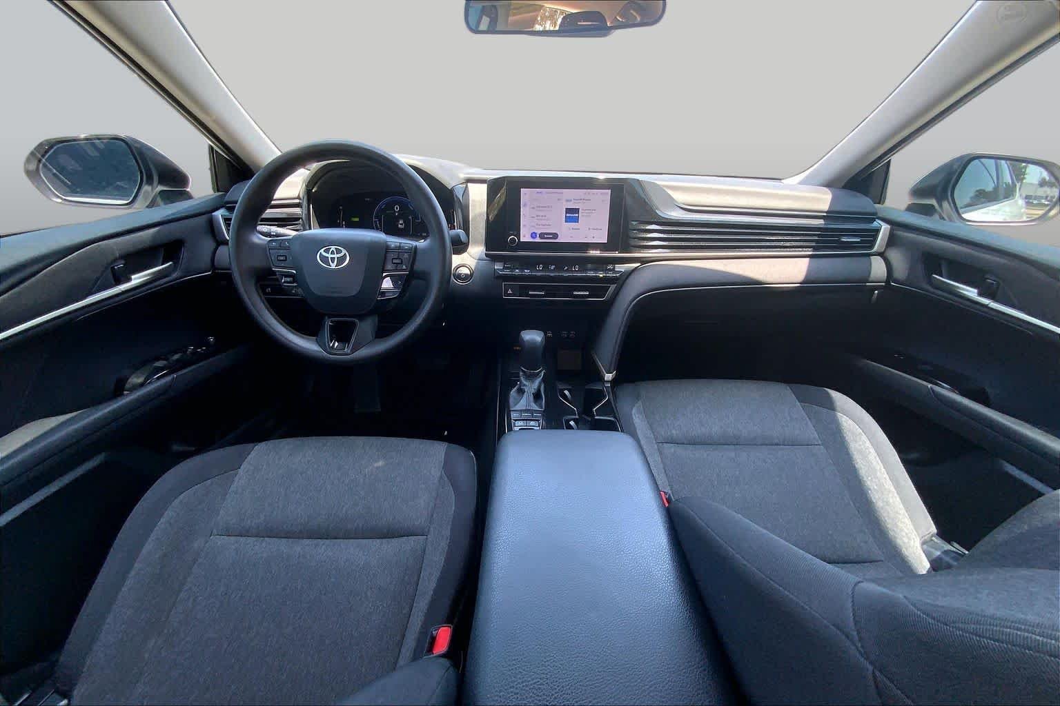 Used 2025 Ice Cap Toyota LE image 29