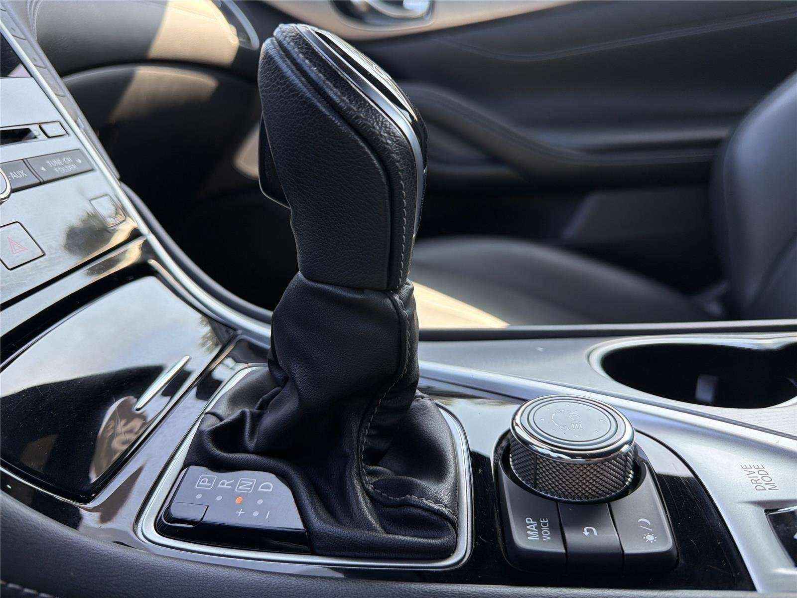 Used 2019 Black Obsidian INFINITI 3.0t LUXE image 16