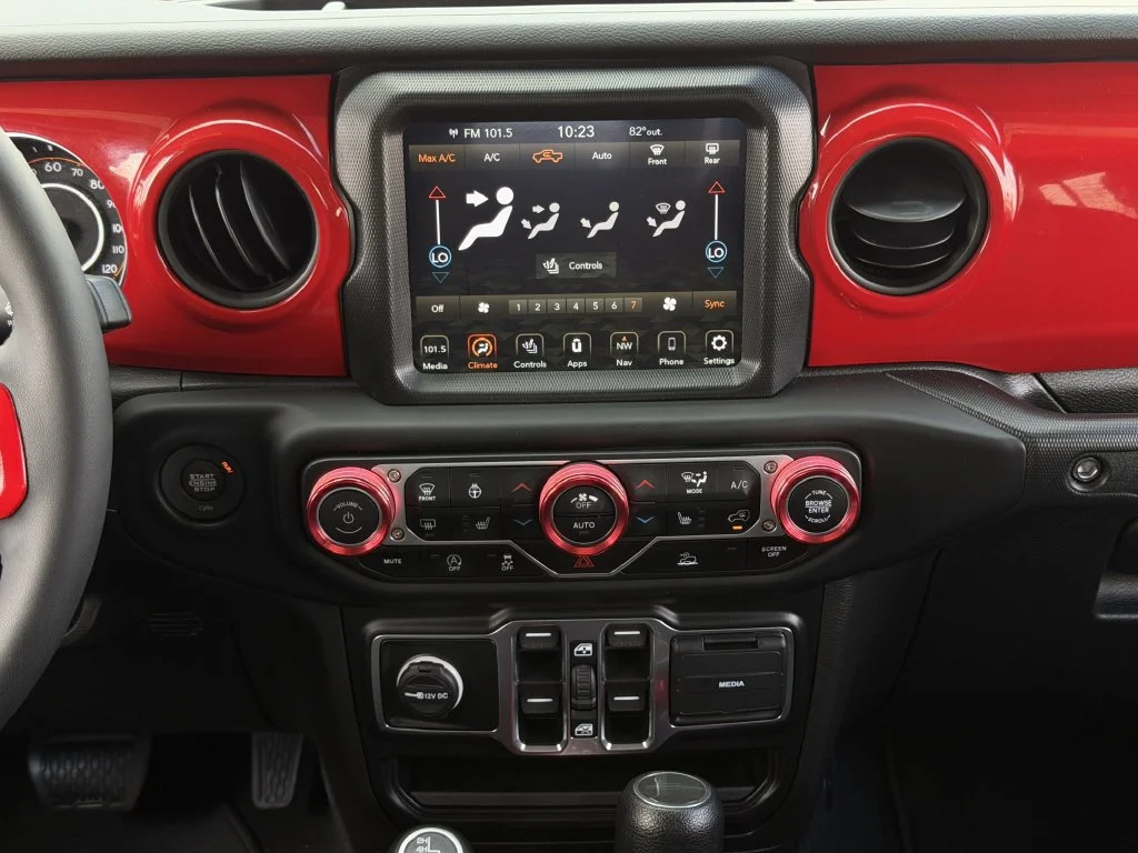 Used 2023 Black Jeep Texas Trail image 19
