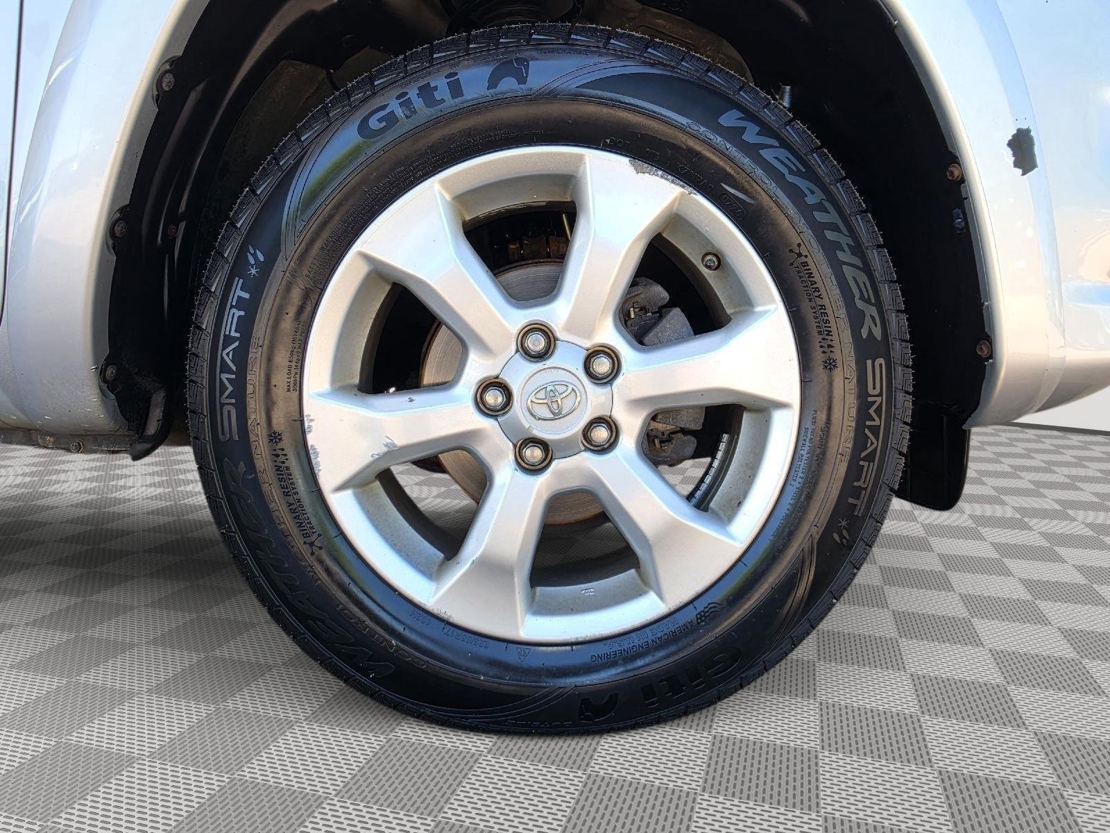 Used 2012 Classic Silver Metallic Toyota Limited image 34