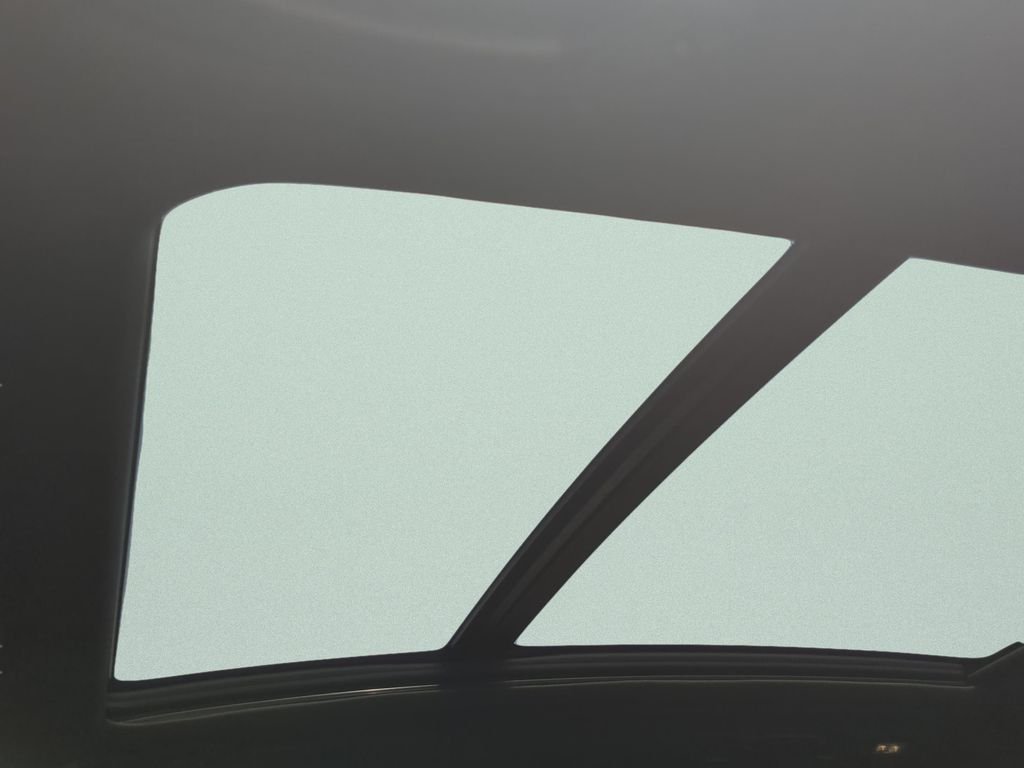 Used 2024 Gray BMW sDrive30i image 16