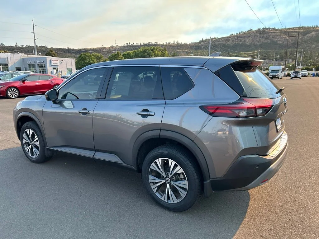 Used 2021 Gun Metallic Nissan SV image 10
