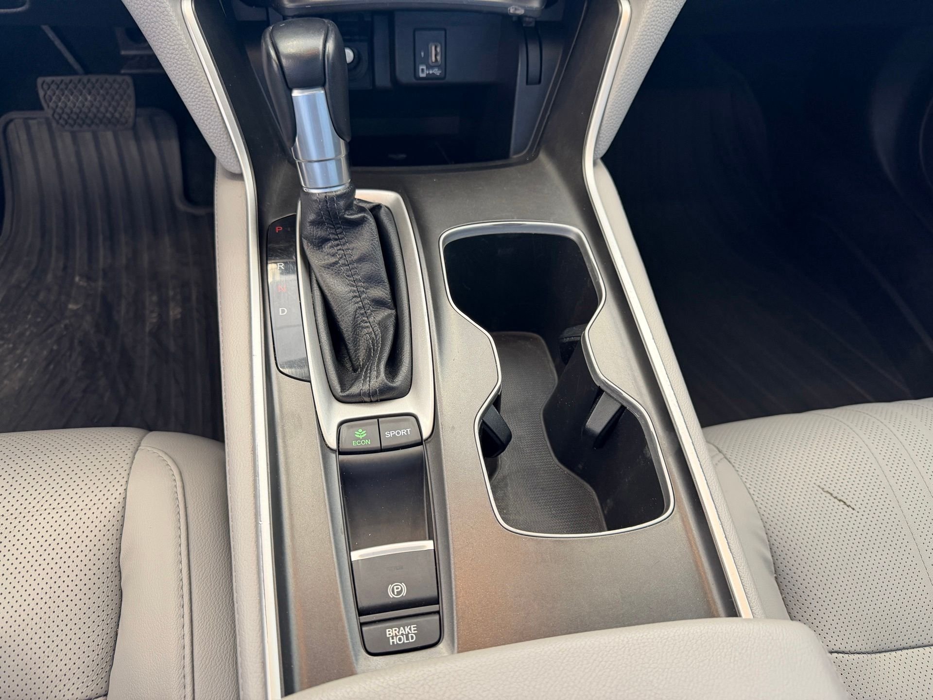 Used 2018 Silver Honda Touring image 24
