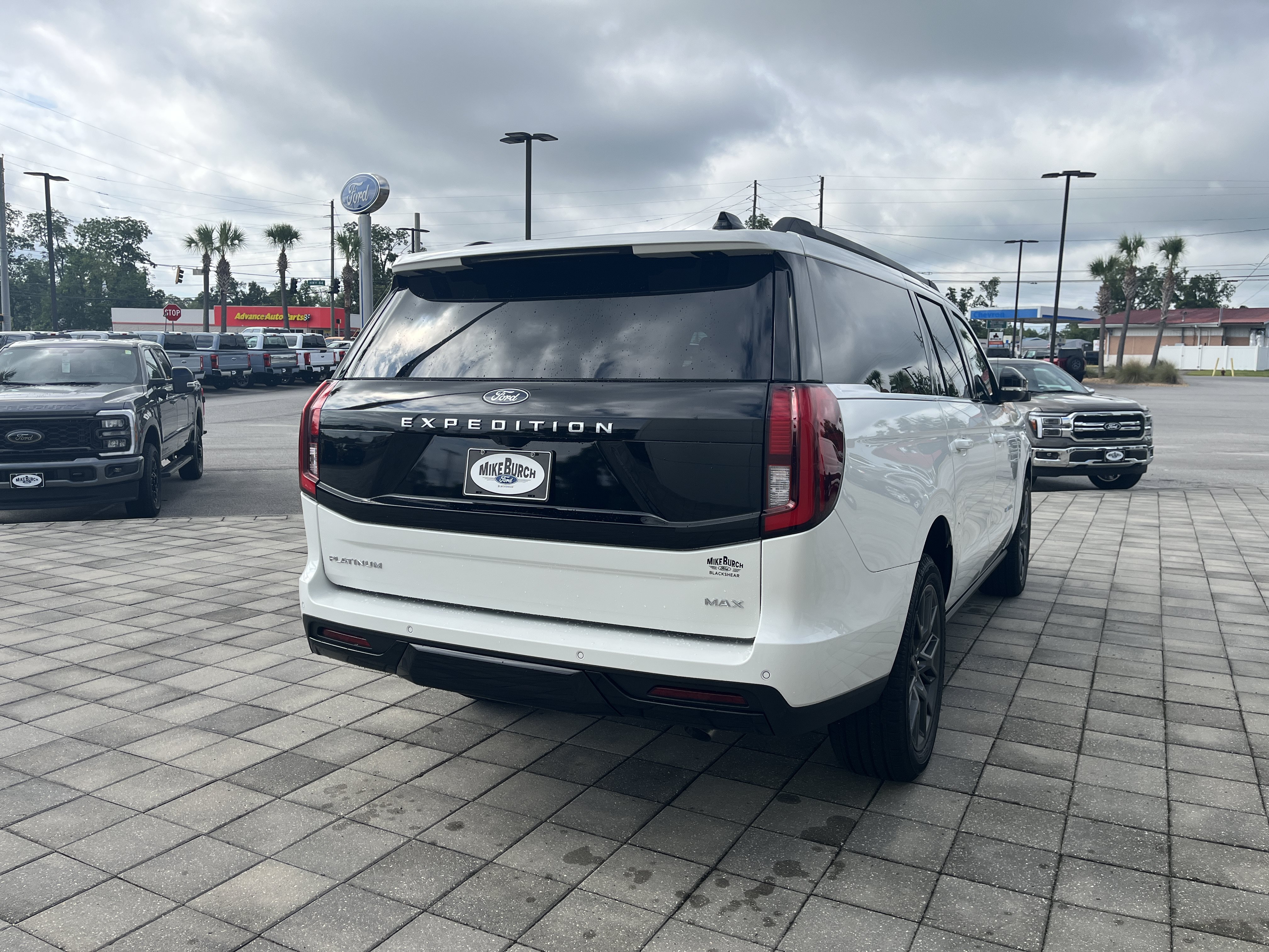 New 2027 Star White Metallic Tri-Coat Ford Platinum image 6