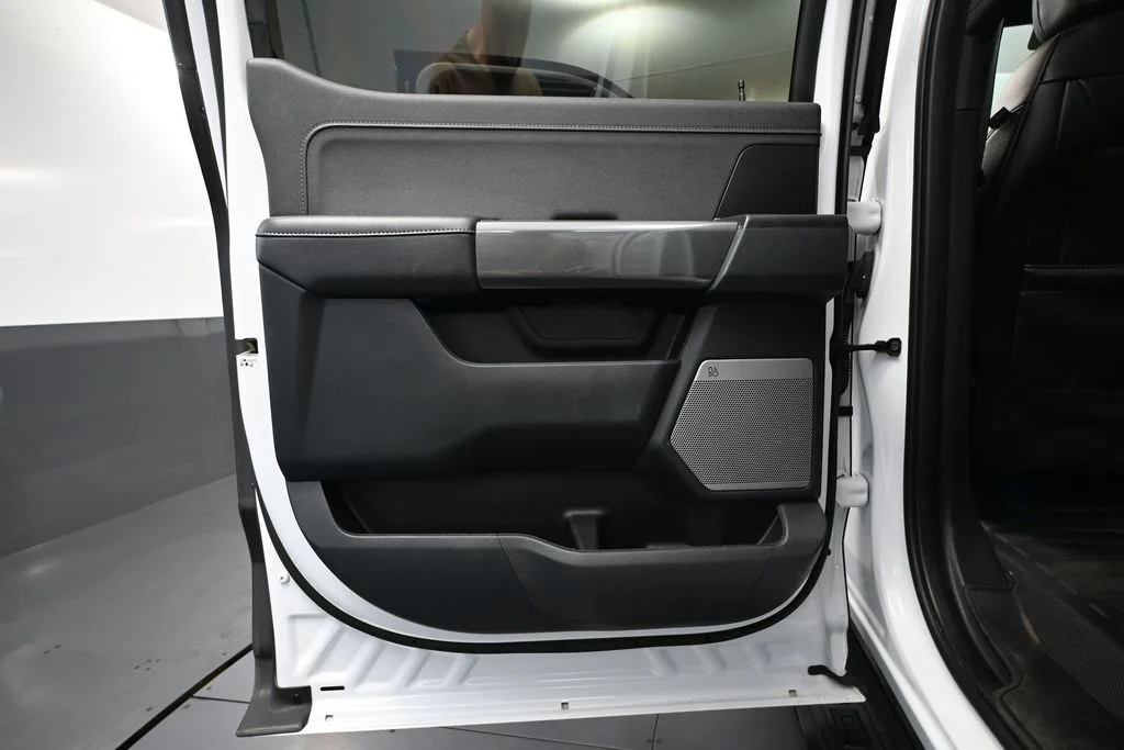 Used 2022 White Ford Lariat image 34
