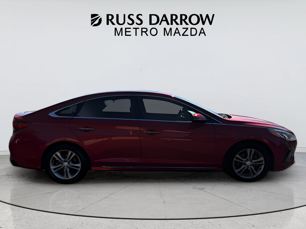 Used 2018 Red Hyundai Sport image 6