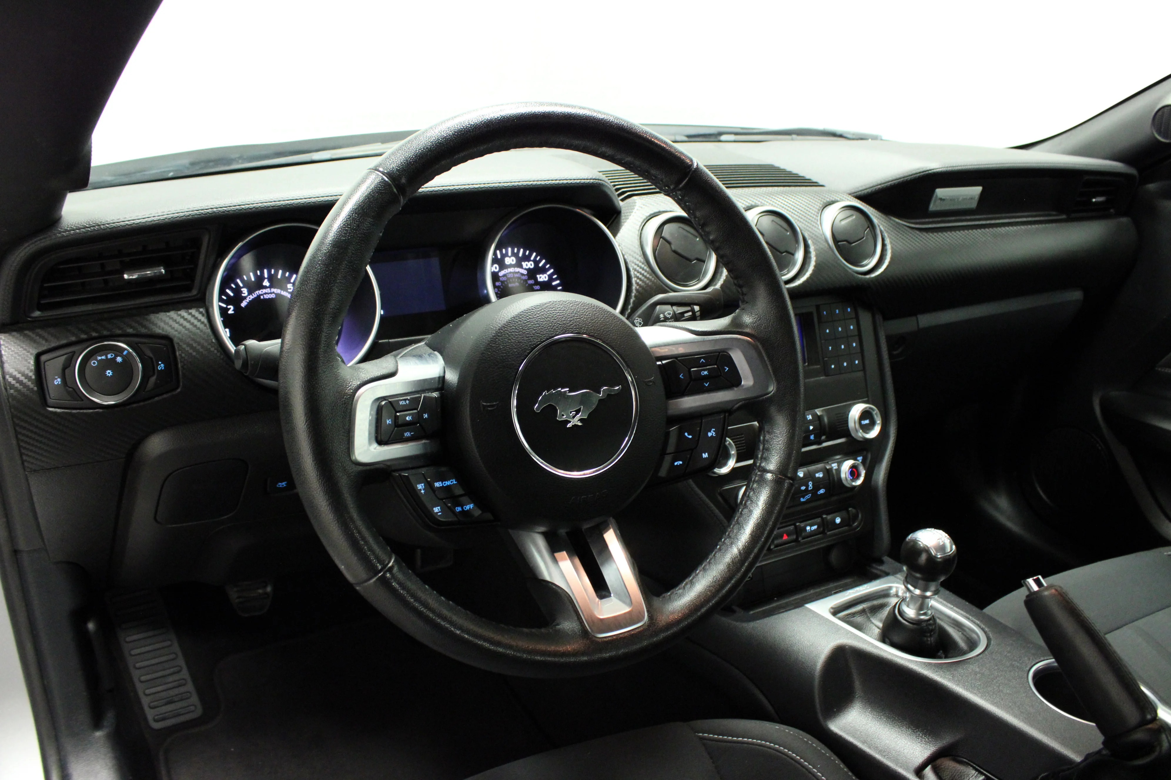 2022 Ford Mustang EcoBoost - Photo 18