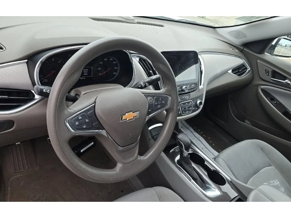 Used 2021 Summit White Chevrolet LT image 7