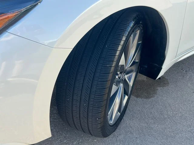 Used 2023 White Nissan Platinum image 17