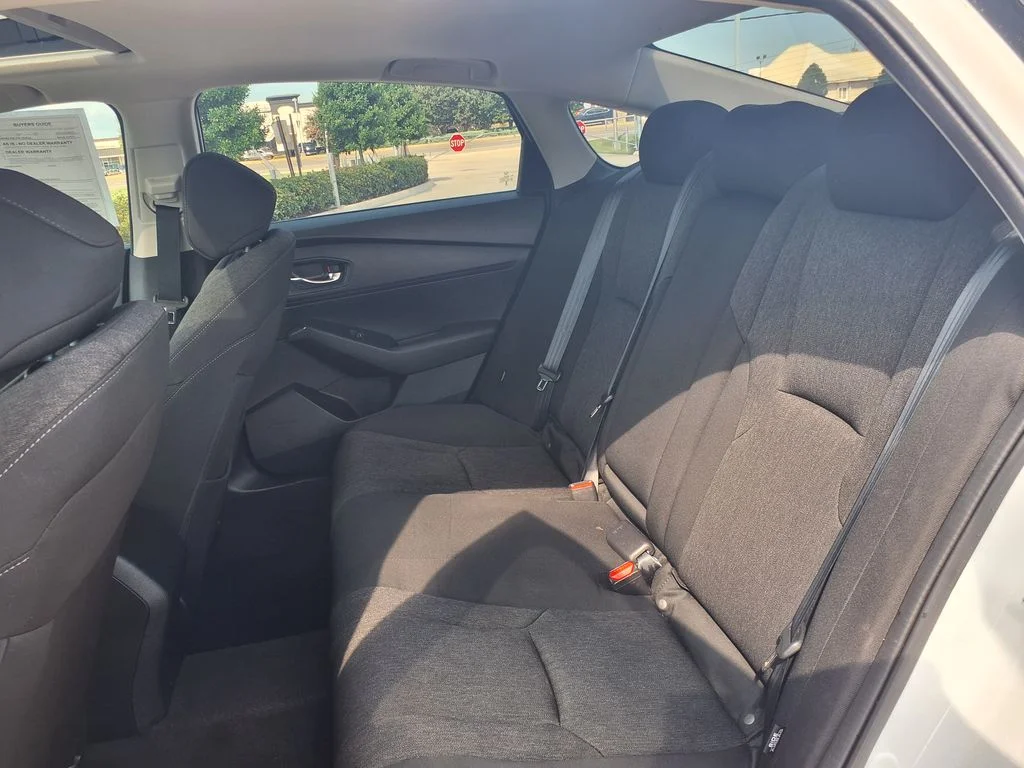 Used 2023 White Honda EX image 17