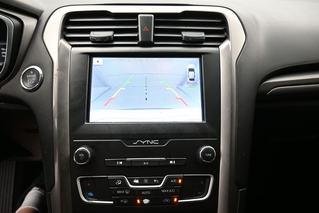 Used 2019 White Ford SE image 9
