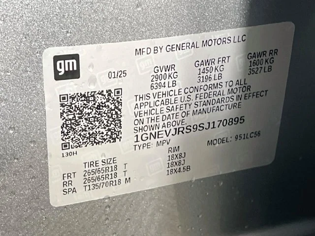 Used 2025 Gray Chevrolet Z71 image 30