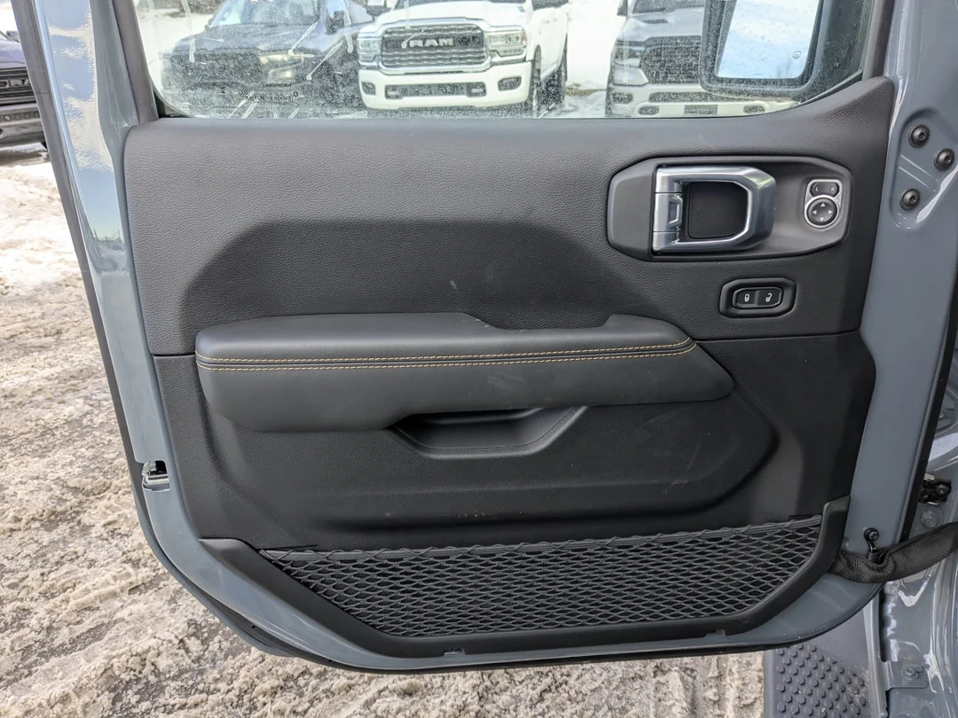 New 2026 Dark blue Jeep Sahara - - 4x4 - McKinley Leather - Body-Color Top - Alpine Audio - Technology Group & More! image 12