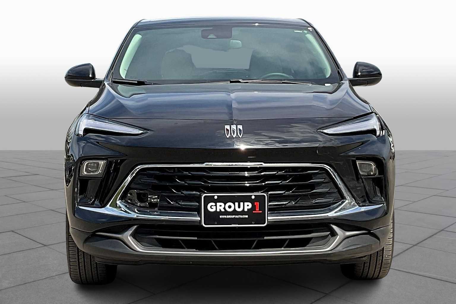Used 2025 Ebony Twilight Metallic Buick Preferred image 4