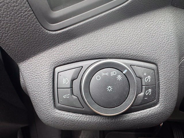 Used 2018 Oxford White Ford SE image 10