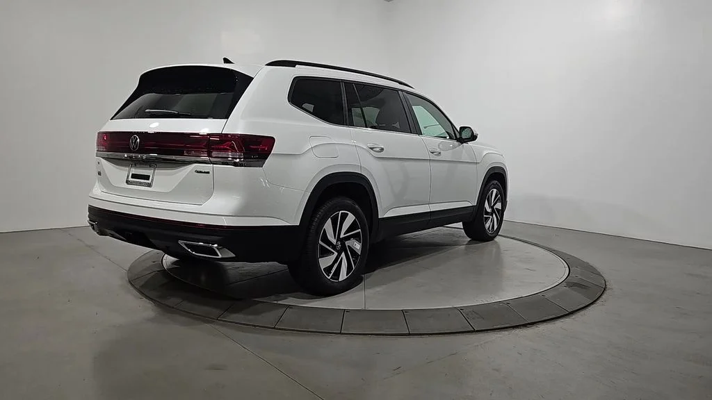 New 2026 White/off-white Volkswagen 2.0T SE w/Technology image 5
