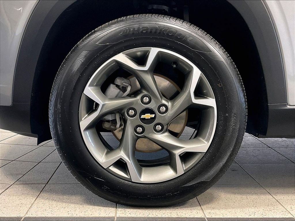 Used 2025 Gray Chevrolet LT image 7