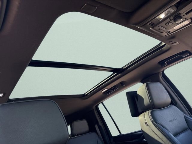 Used 2023 Beige GMC Denali image 37