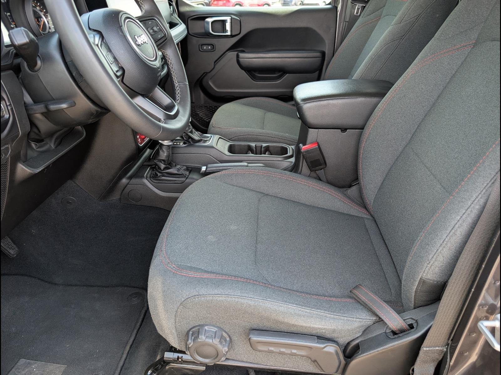 2025 Jeep Wrangler 4-Door Rubicon - Photo 11