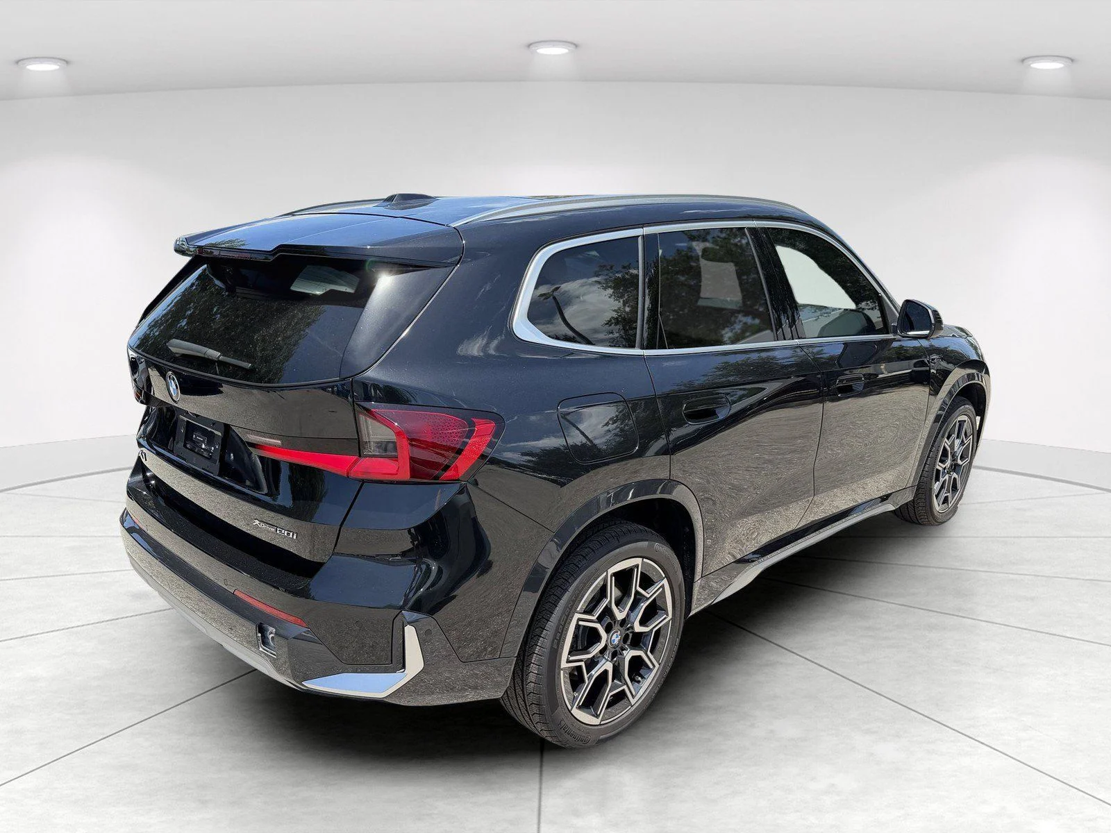 New 2026 Black Sapphire Metallic BMW xDrive28i image 4
