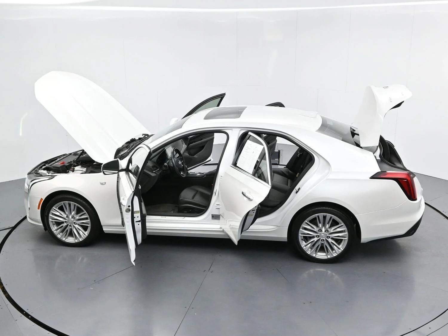 Used 2022 Crystal White Tricoat Cadillac Premium Luxury image 43