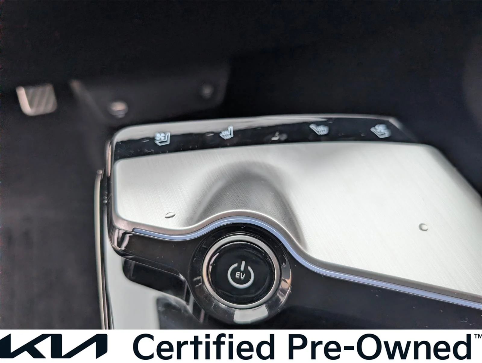 Used 2022 Snow White Pearl Kia GT-Line image 23