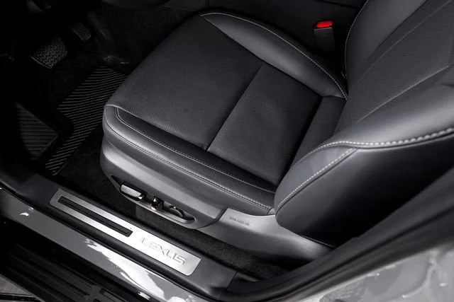 Used 2025 Incognito Lexus 550 Premium+ image 20