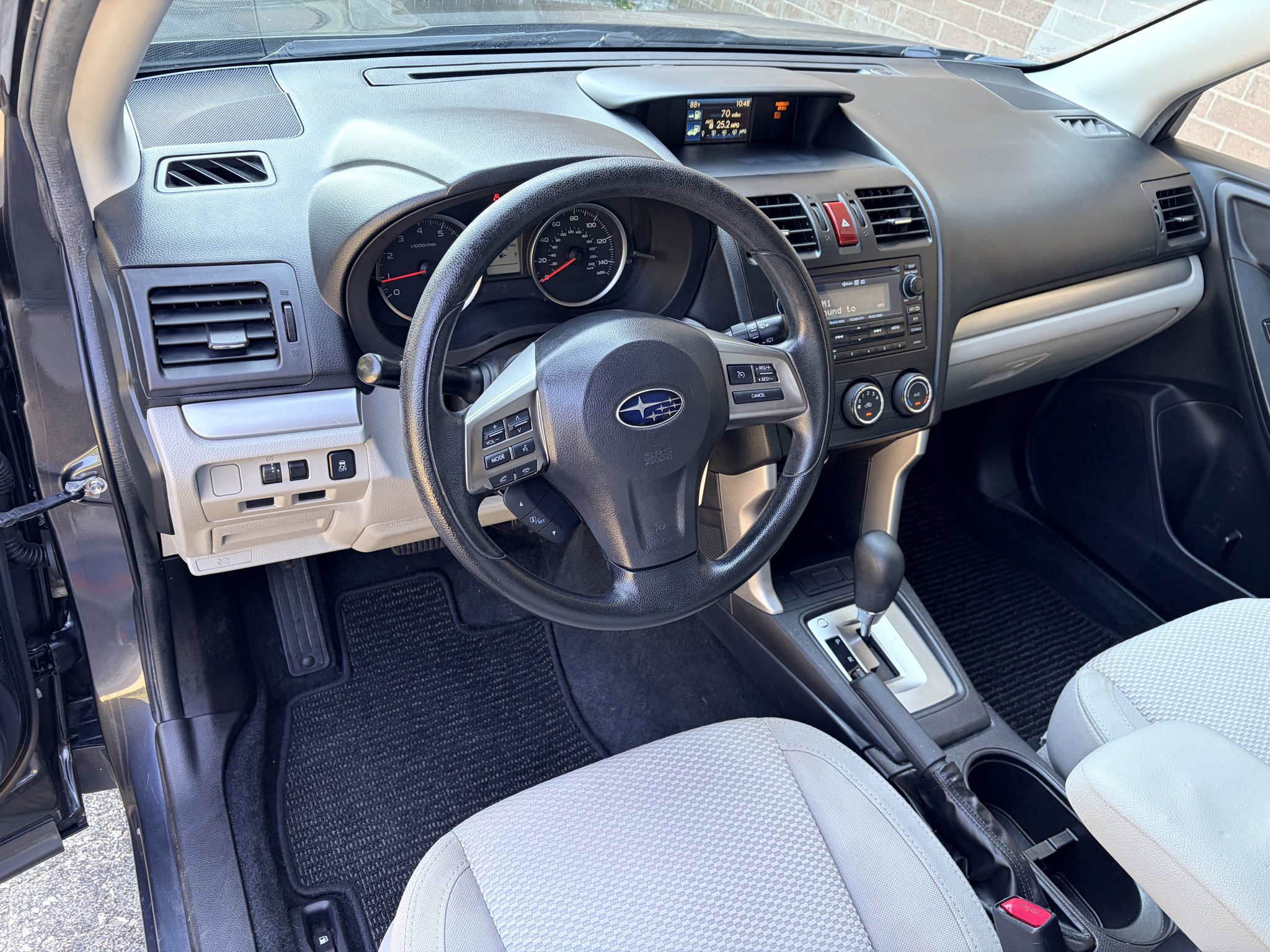 Used 2015 Dark Gray Metallic Subaru 2.5i Premium image 13