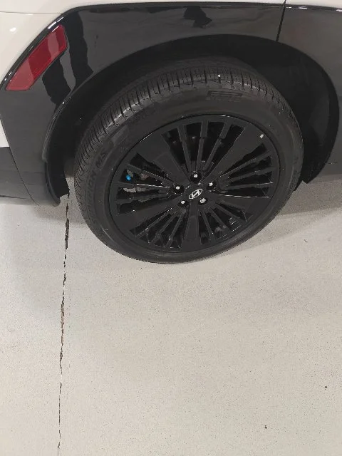 Used 2025 White Hyundai Calligraphy image 2