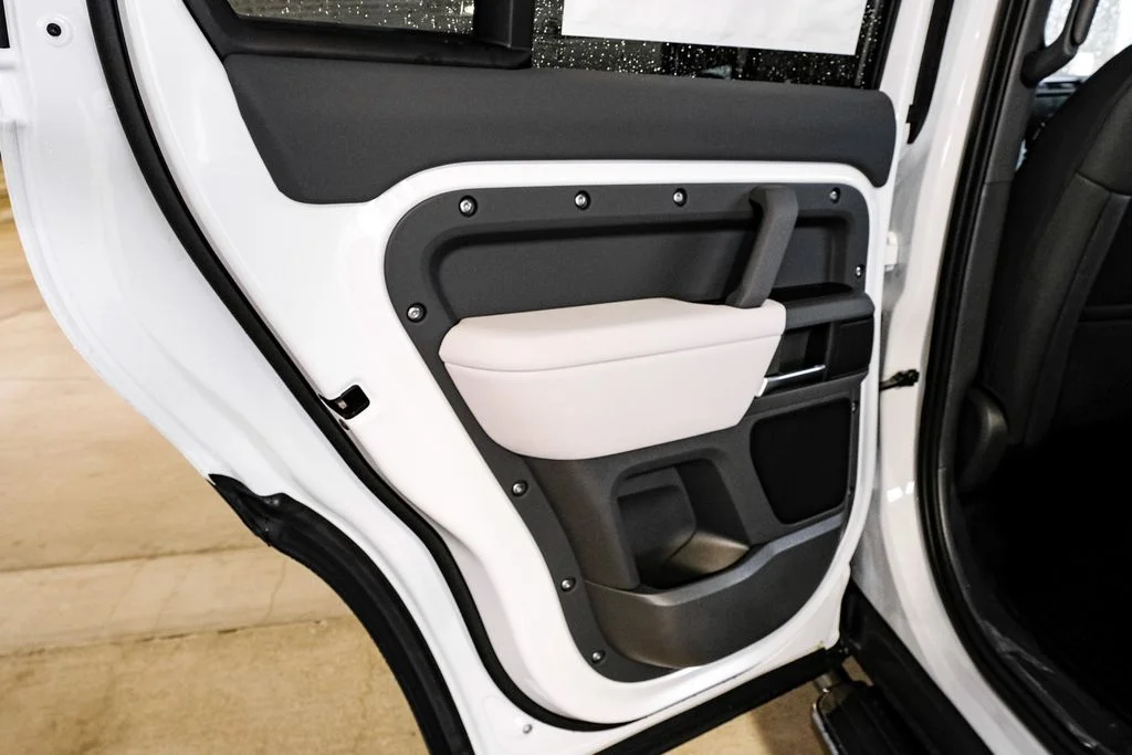 New 2026 Borasco Grey Metallic Land Rover S image 30