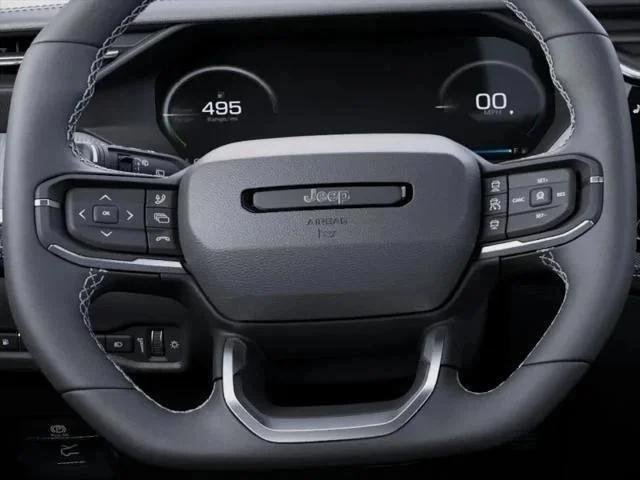 New 2026 Diamond Black Crystal Pearl-Coat Exterior Paint Jeep Laredo image 98