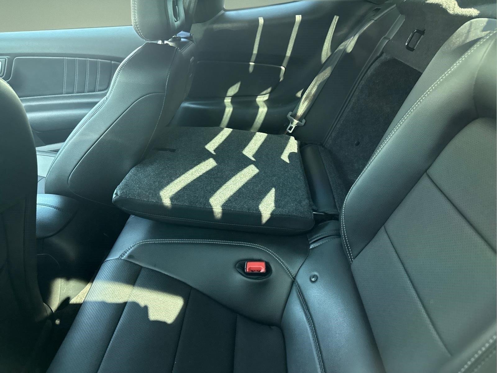 Used 2018  Ford GT Premium image 7