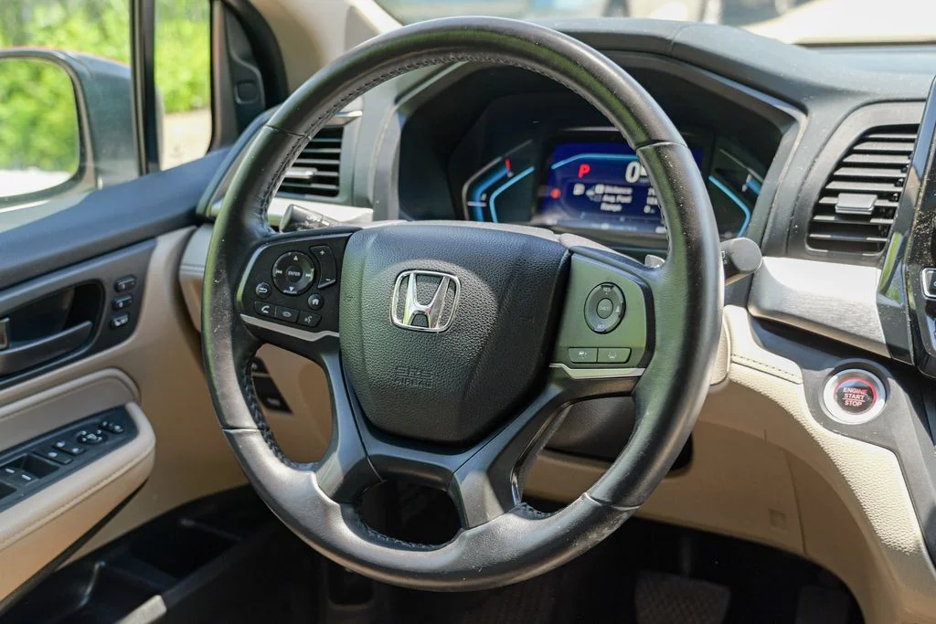 Used 2023 Red Honda EX-L image 43