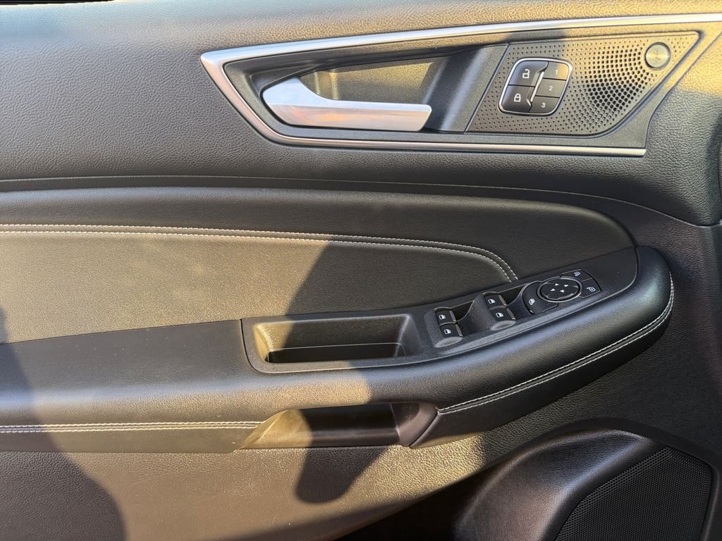 2022 Ford Edge Titanium - Photo 16