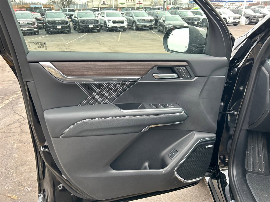 2026 GMC ACADIA - Image 14