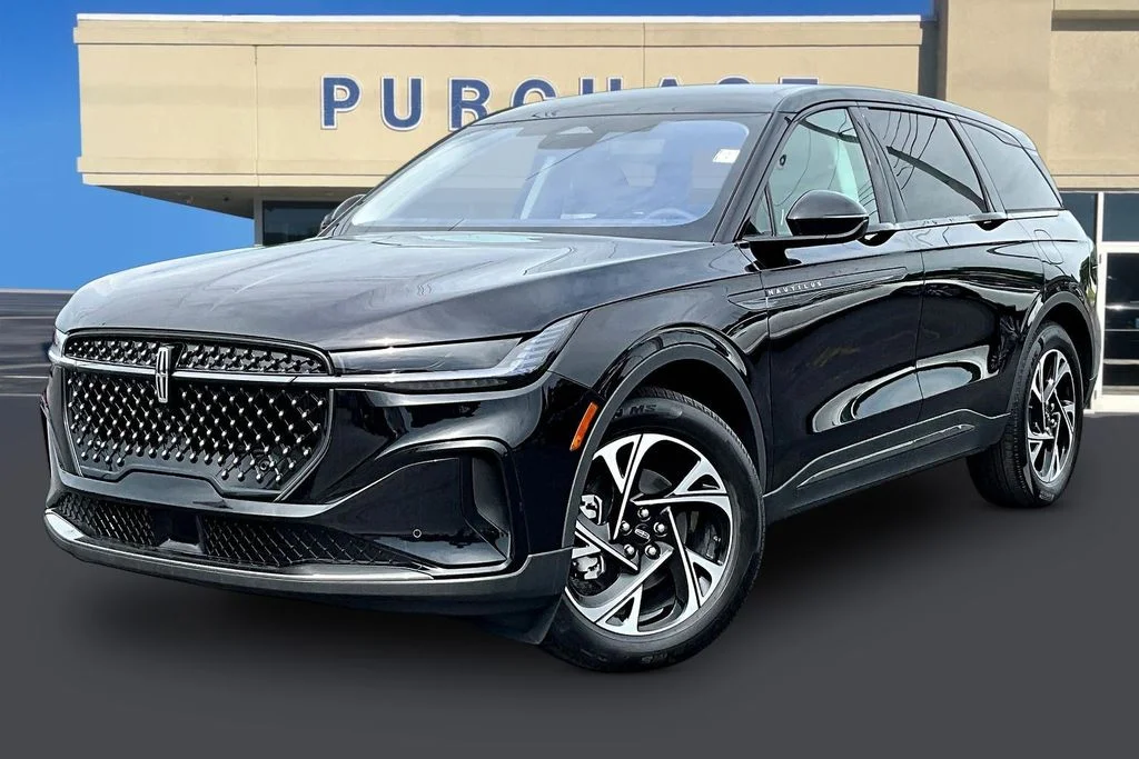 New 2026 Infinite Black Metallic Clearcoat Lincoln Premiere image 2
