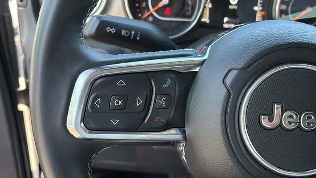 Used 2018 Silver Jeep Sahara 4x4 image 22