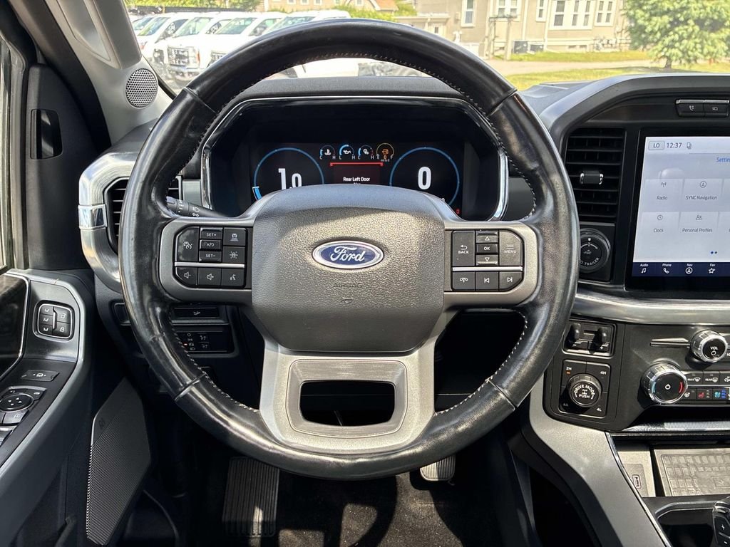 Used 2022 White Ford Lariat image 27