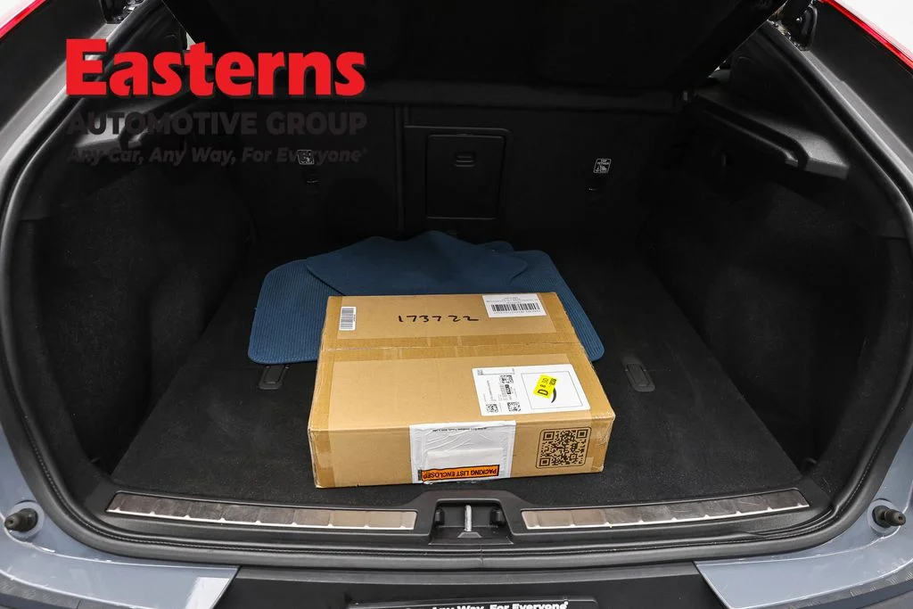 Used 2023 Blue Volvo Ultimate image 9