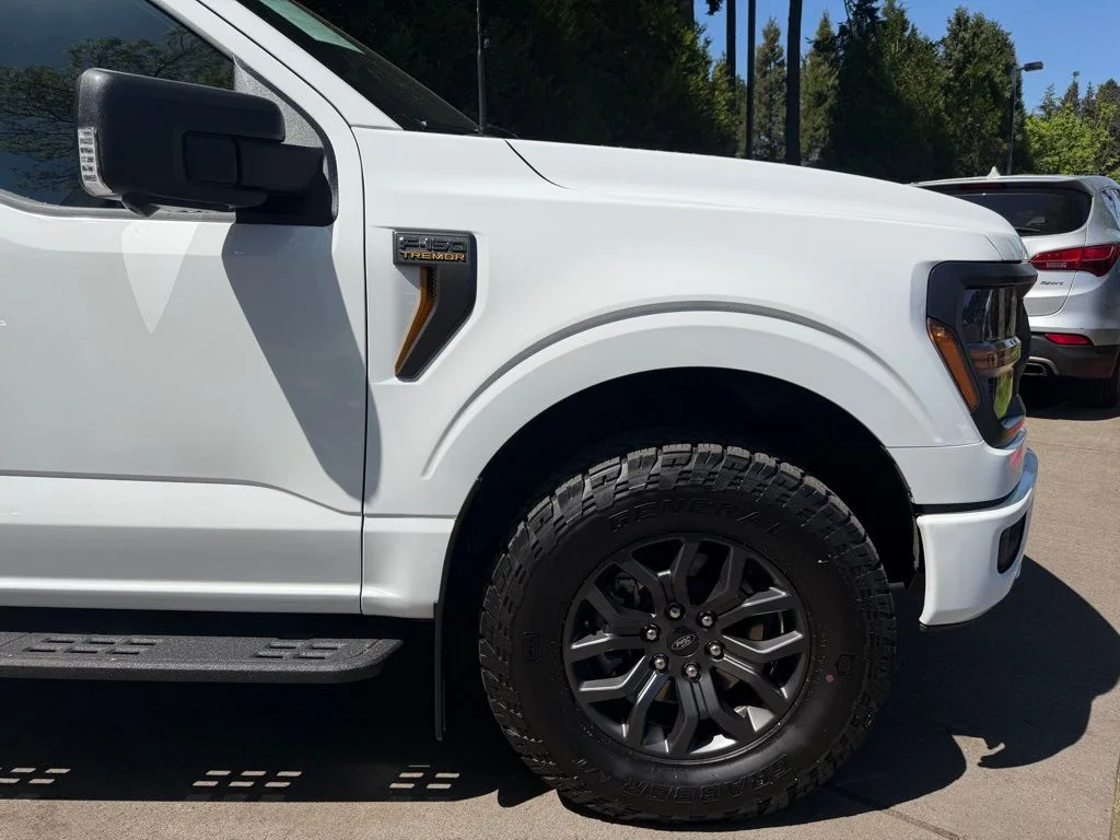 Used 2025 White Ford Tremor image 3