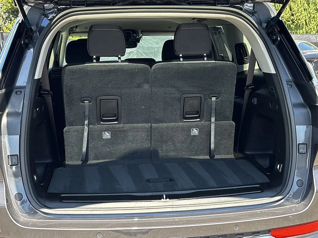 Used 2023 Gray Jeep Laredo image 25