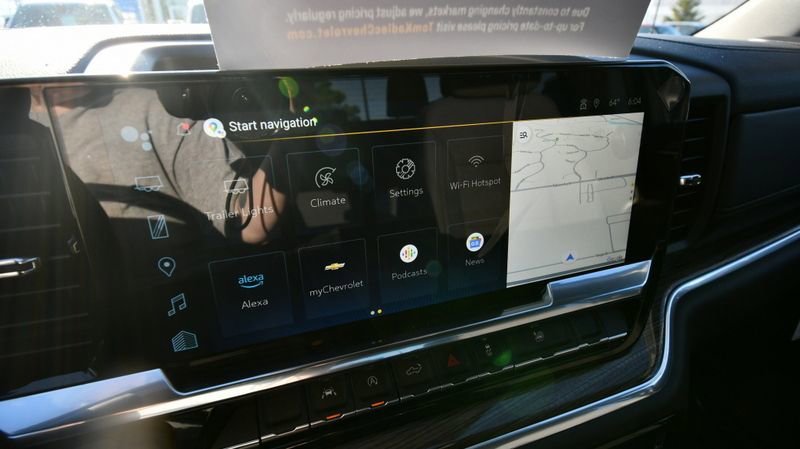 2025 Chevrolet Silverado 1500 LT - Photo 23