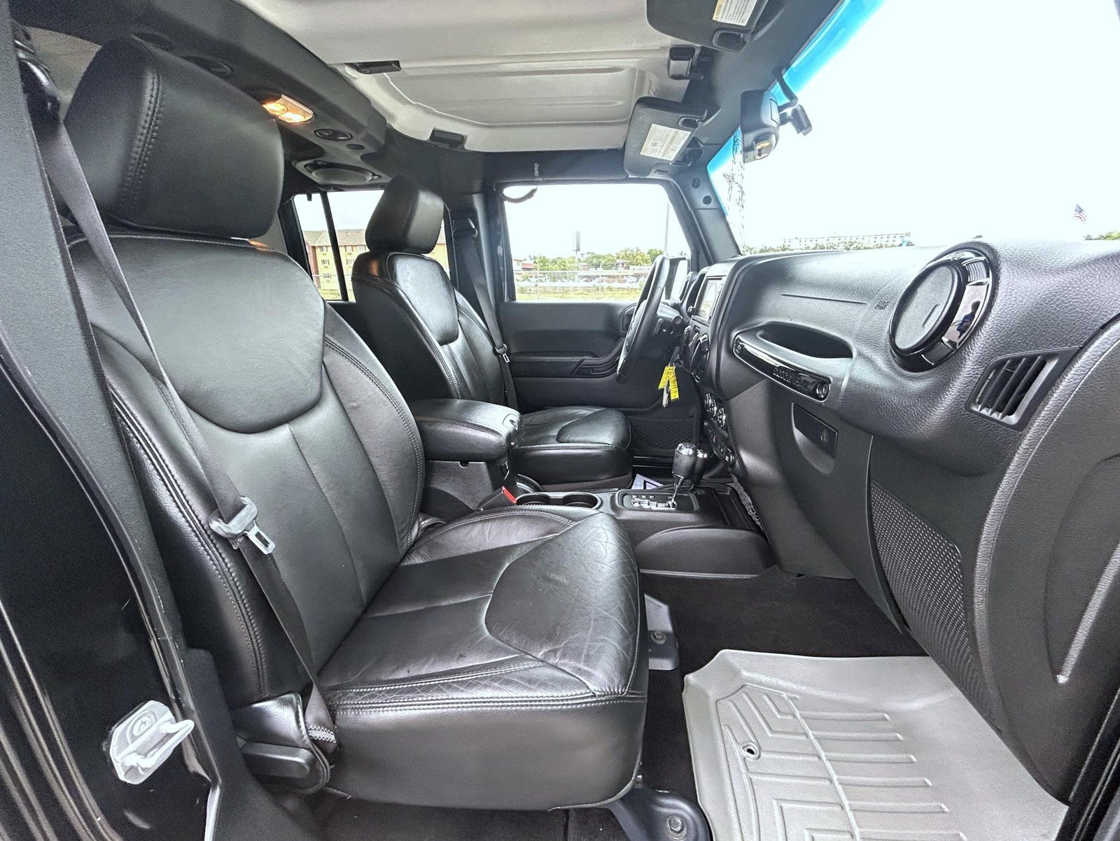 Used 2014 Black Jeep Unlimited Altitude image 22
