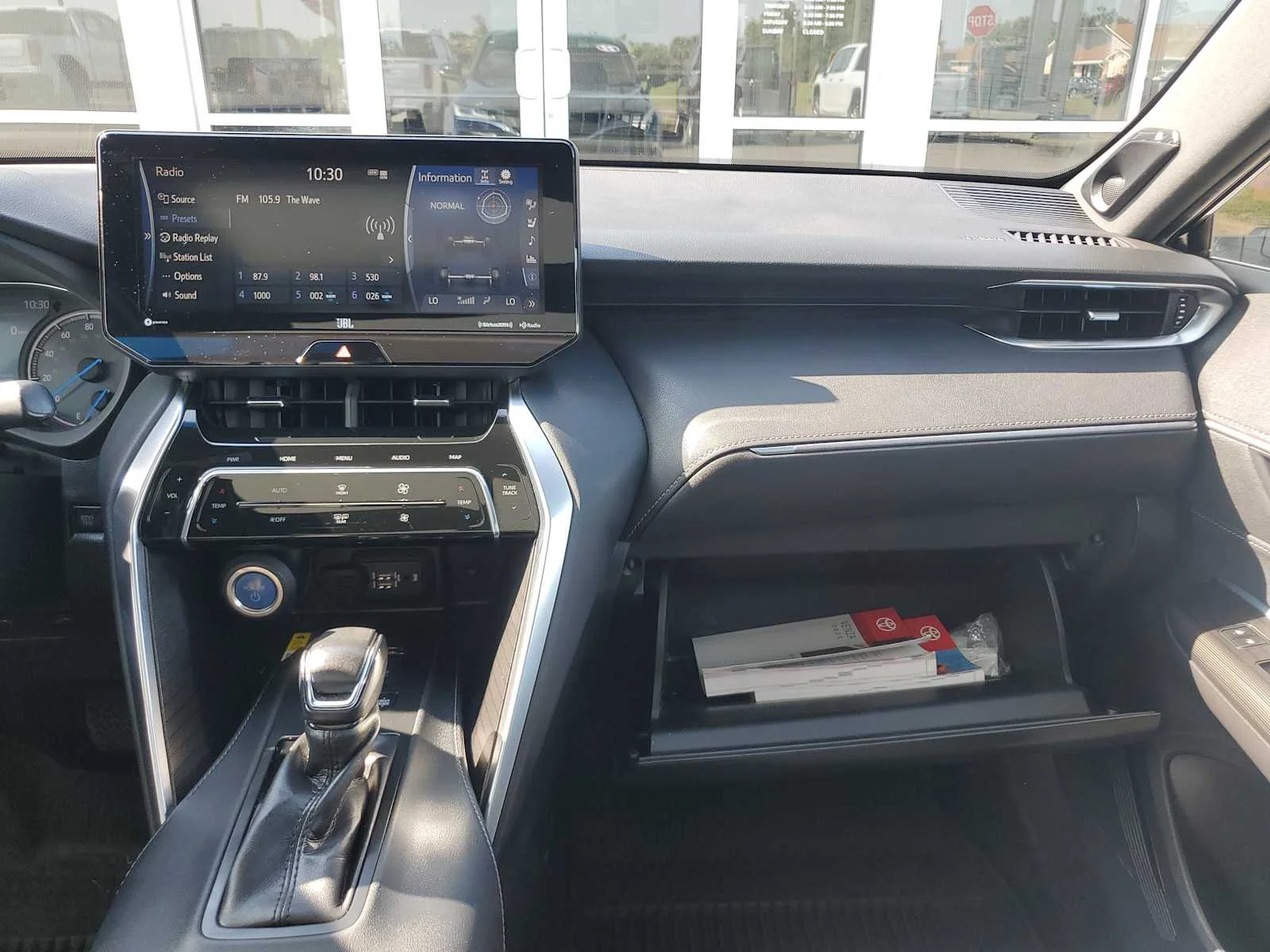 2022 Toyota Venza Limited - Photo 18